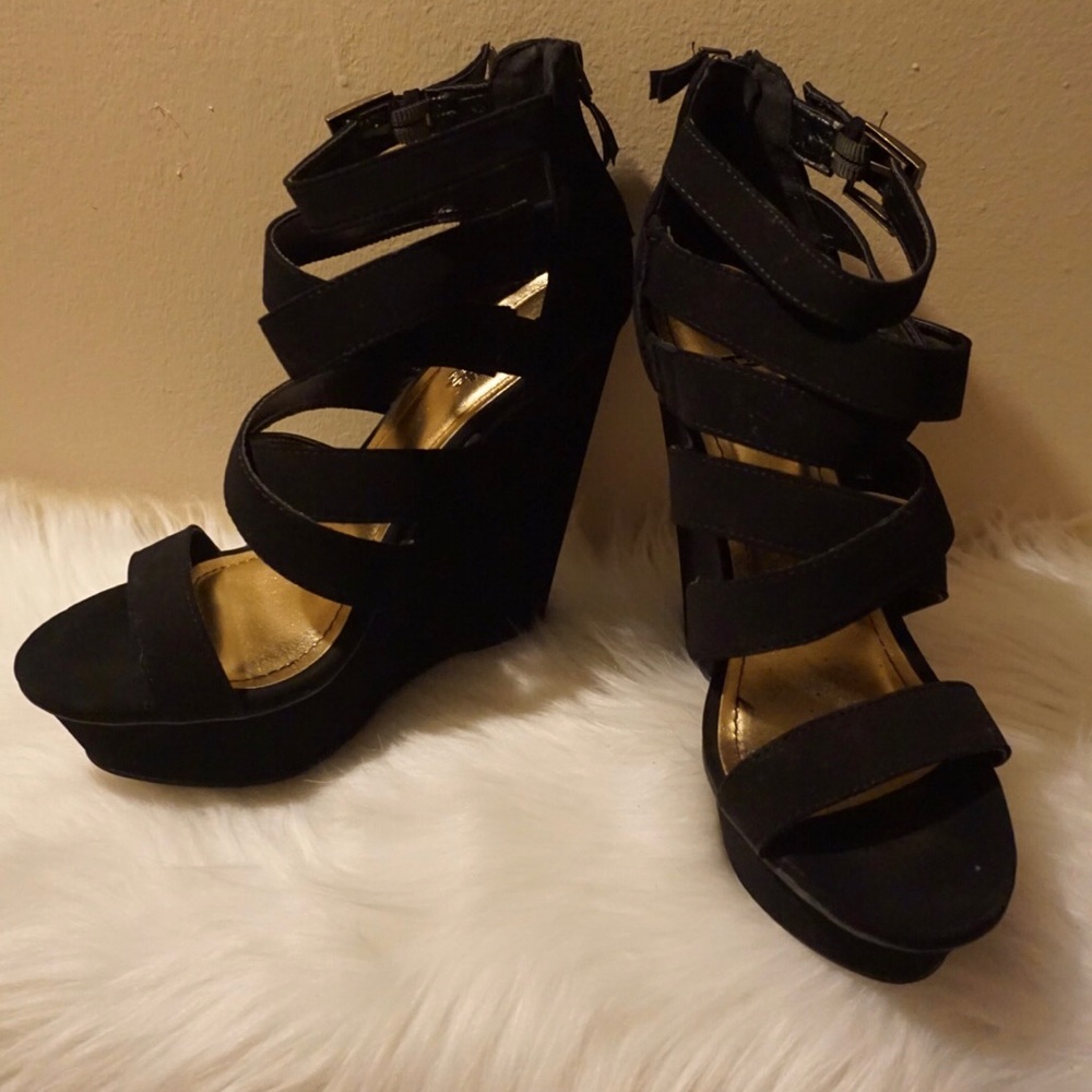 CR STRAPPY HIGH HEELS